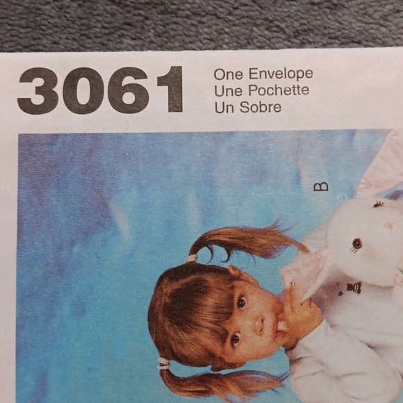 2000's UNCUT Blanket Buddies McCall's Crafts Pattern, Gifts For Infants & Kids - Picture 3 of 7